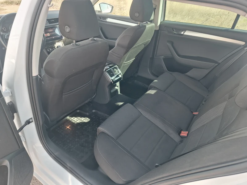 Skoda Superb, снимка 7 - Автомобили и джипове - 52389644