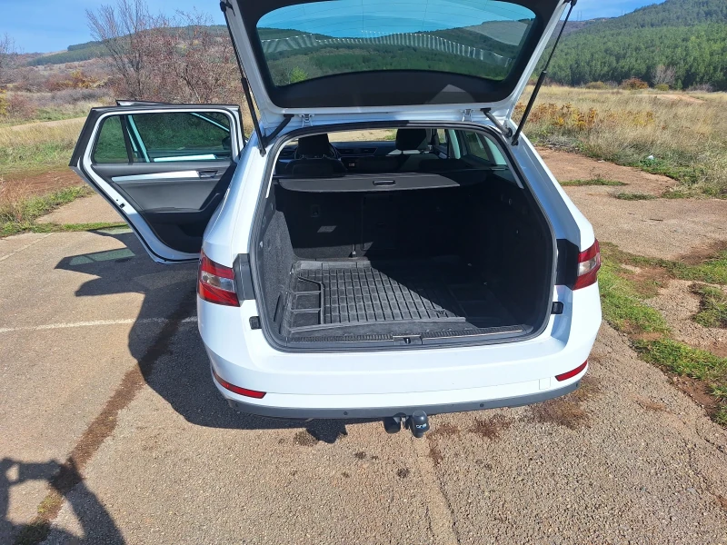 Skoda Superb, снимка 11 - Автомобили и джипове - 52389644