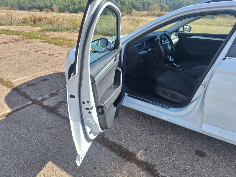 Skoda Superb, снимка 12 - Автомобили и джипове - 52389644