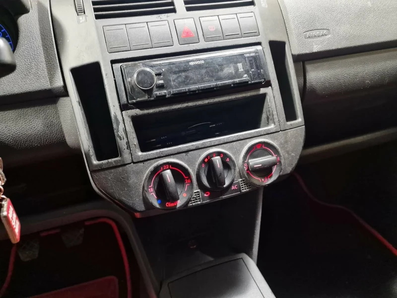 VW Polo, снимка 7 - Автомобили и джипове - 53248755