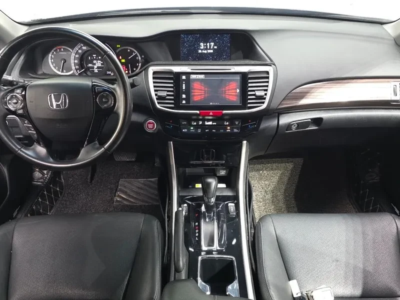 Honda Accord 2.4 9Th Generation, снимка 7 - Автомобили и джипове - 55814501