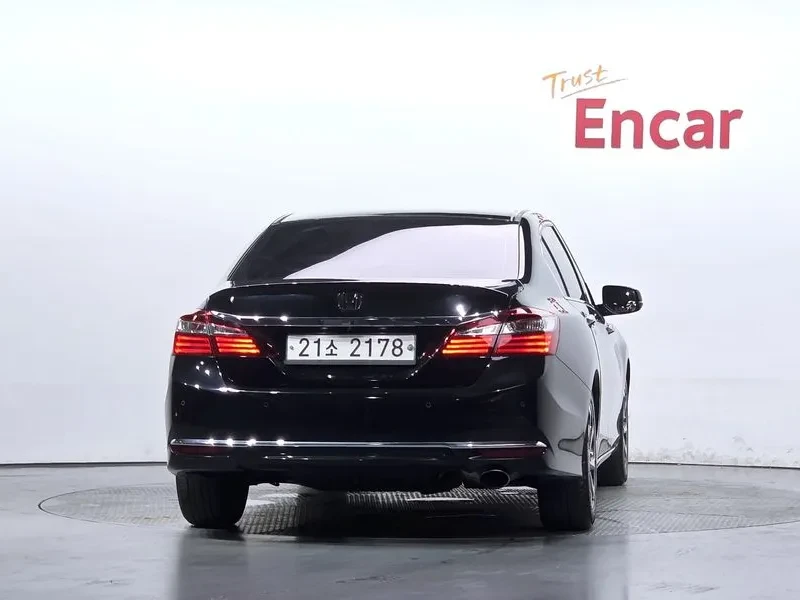 Honda Accord 2.4 9Th Generation, снимка 4 - Автомобили и джипове - 55814501