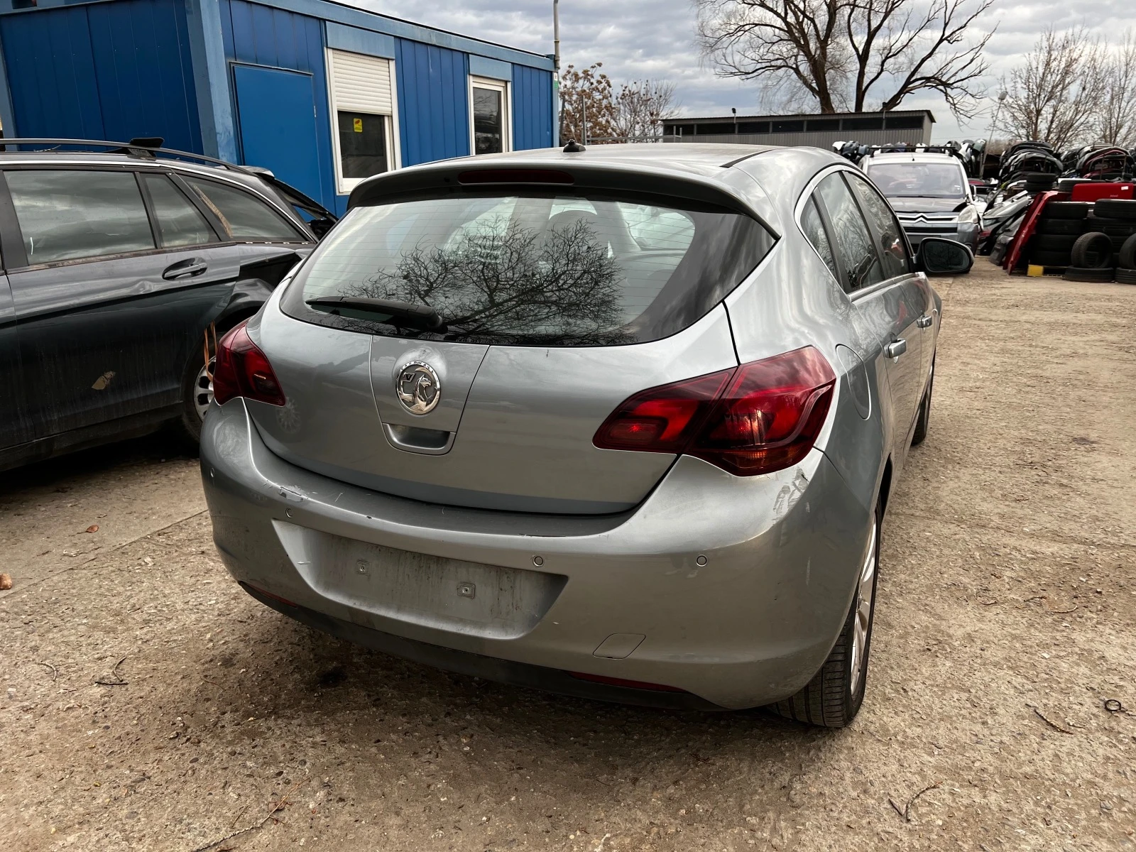 Opel Astra J 1.6 i  - изображение 5