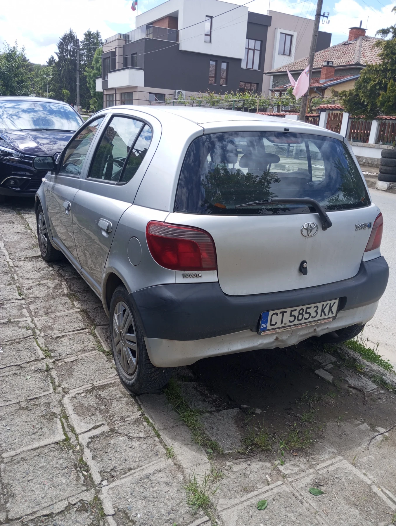 Toyota Yaris 1000i - изображение 4