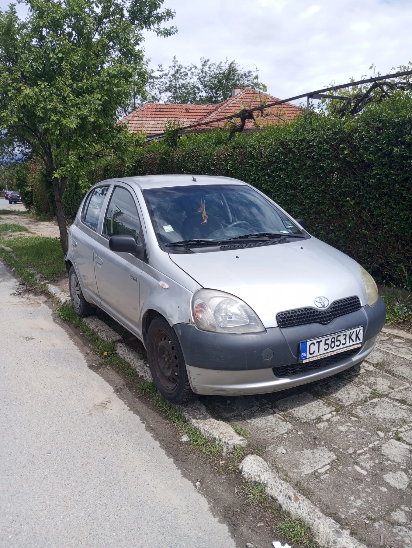 Toyota Yaris 1000i - изображение 2
