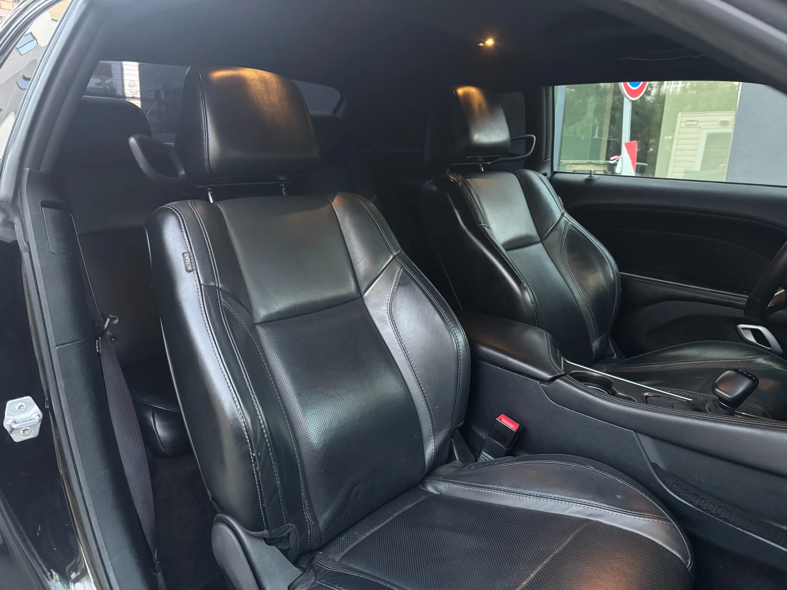 Dodge Challenger 3.6 V6 SXT PLUS/КОЖА/ОБДУХ&ПОДГРЕВ/NAVI/ALPINE - изображение 8