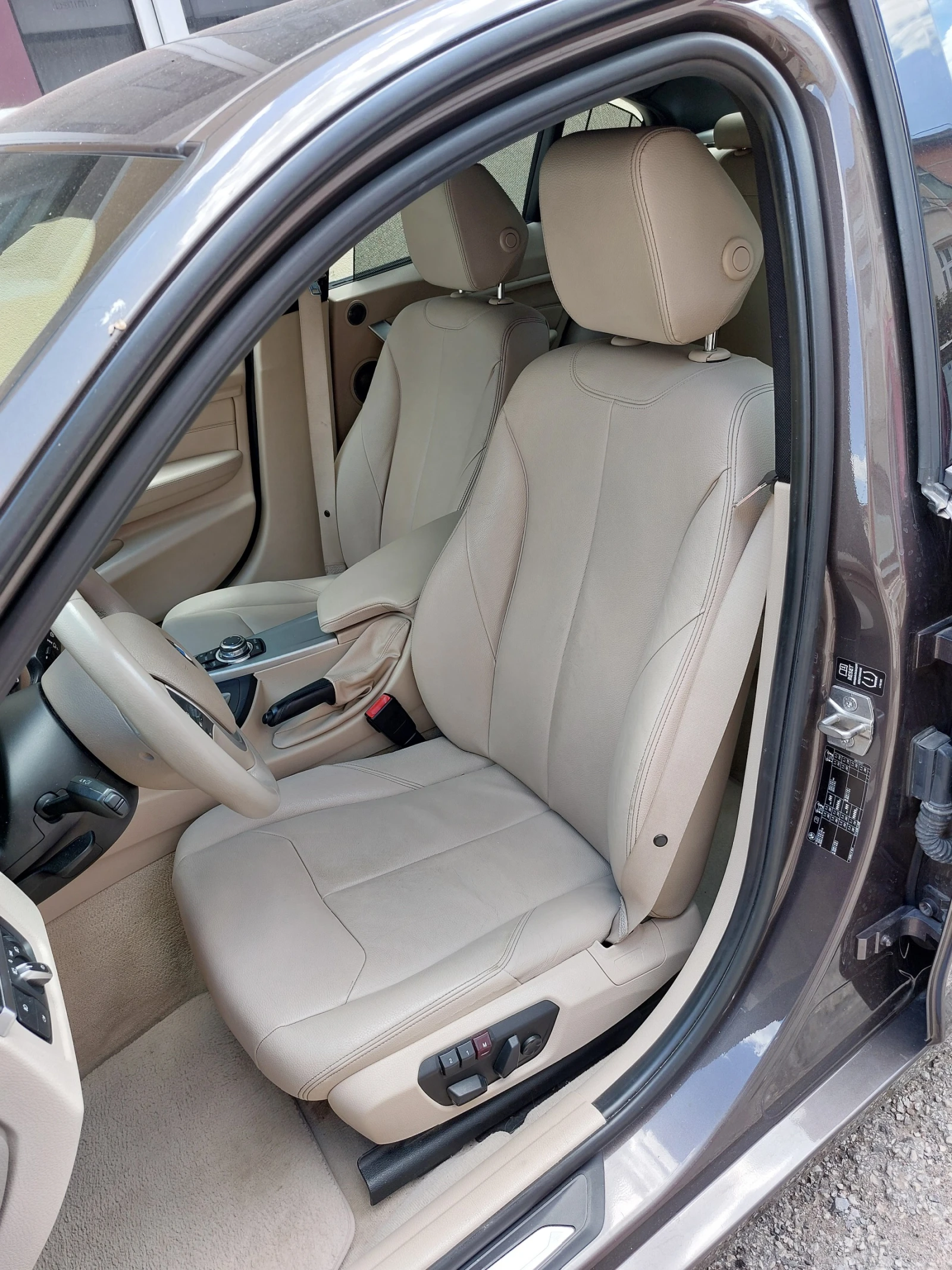 BMW 330 D , снимка 12 - Автомобили и джипове - 52631525