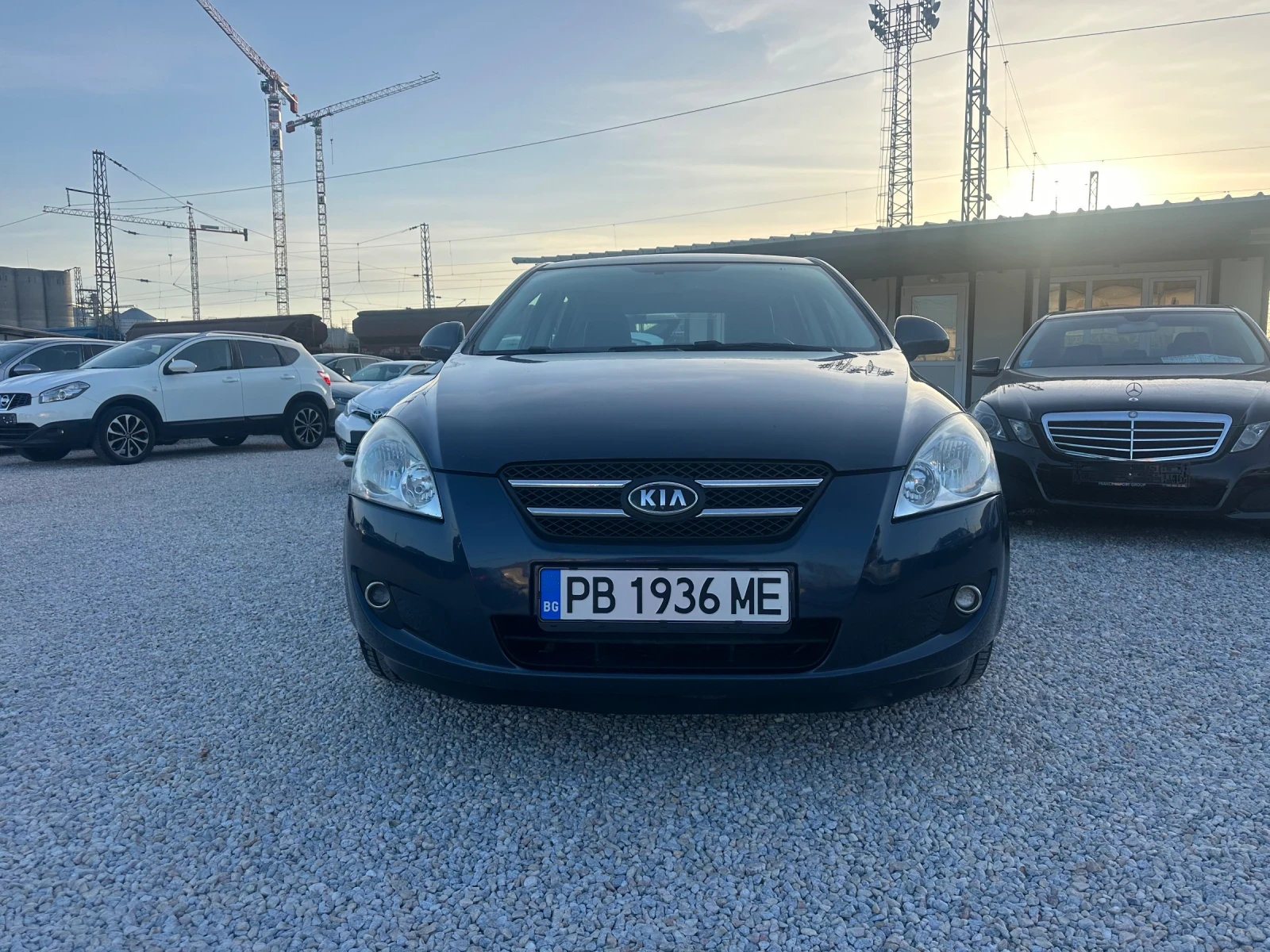 Kia Ceed 1.4 I , снимка 2 - Автомобили и джипове - 53829147
