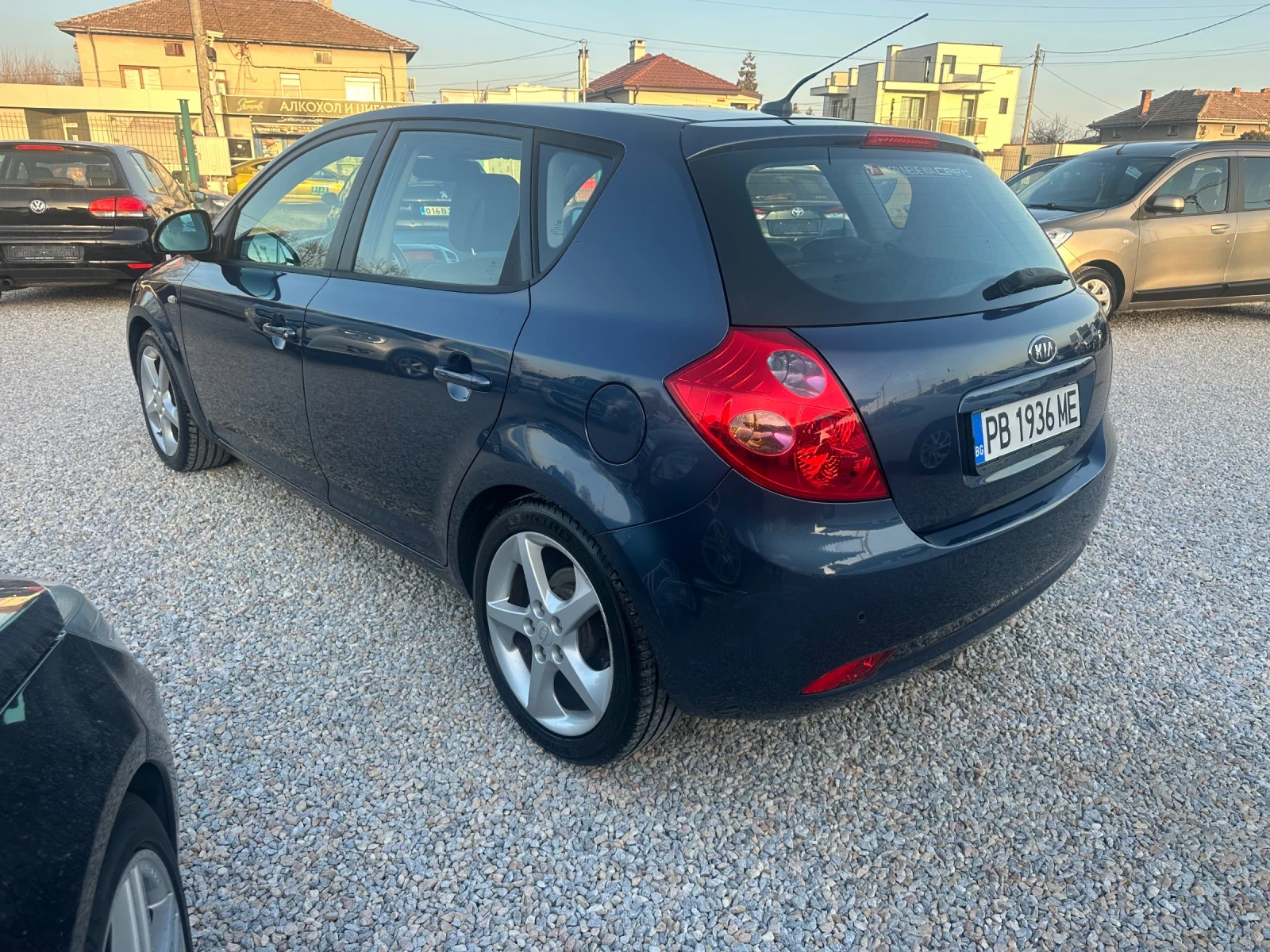 Kia Ceed 1.4 I , снимка 4 - Автомобили и джипове - 53829147