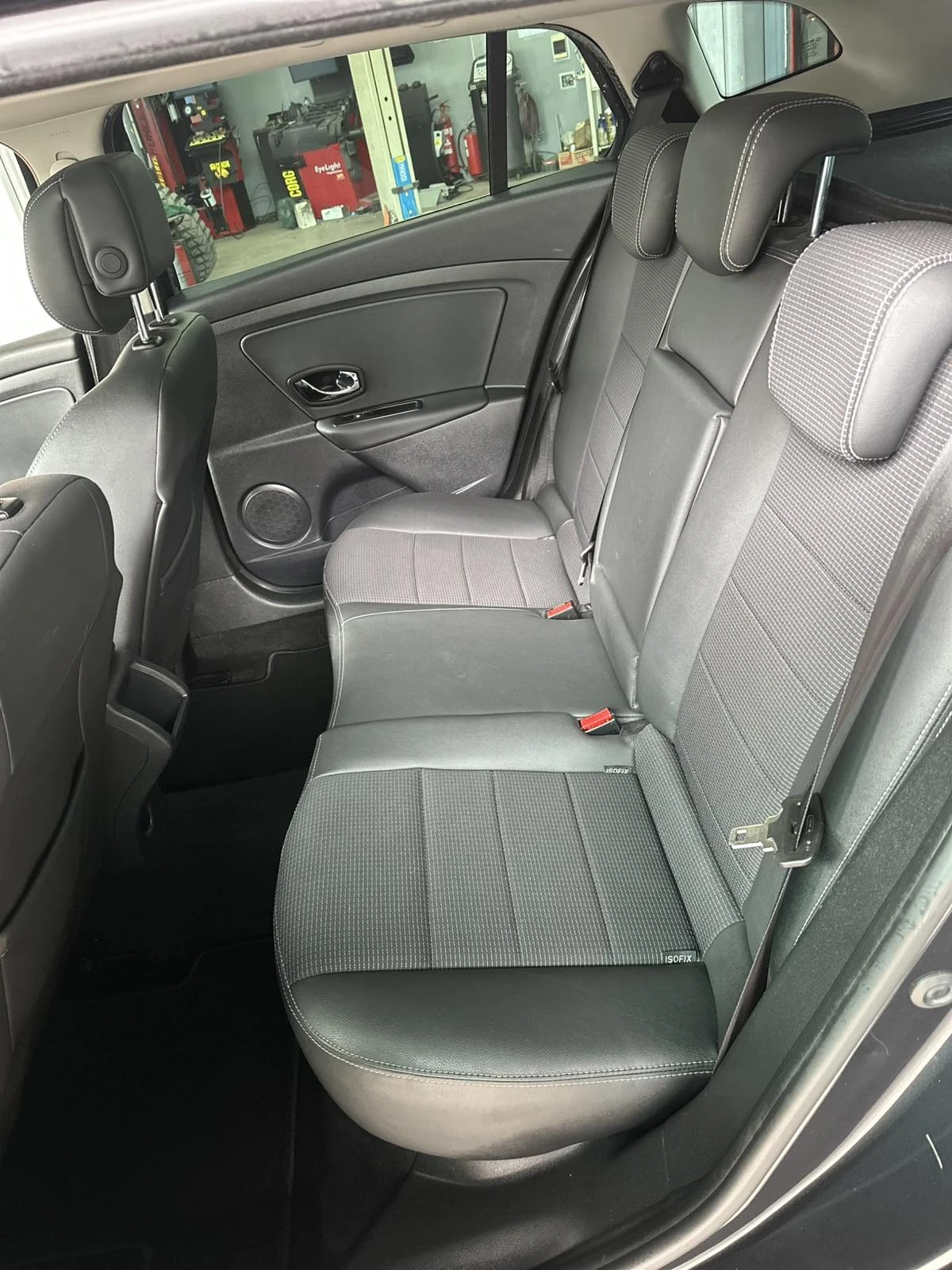 Renault Megane, снимка 14 - Автомобили и джипове - 53914249