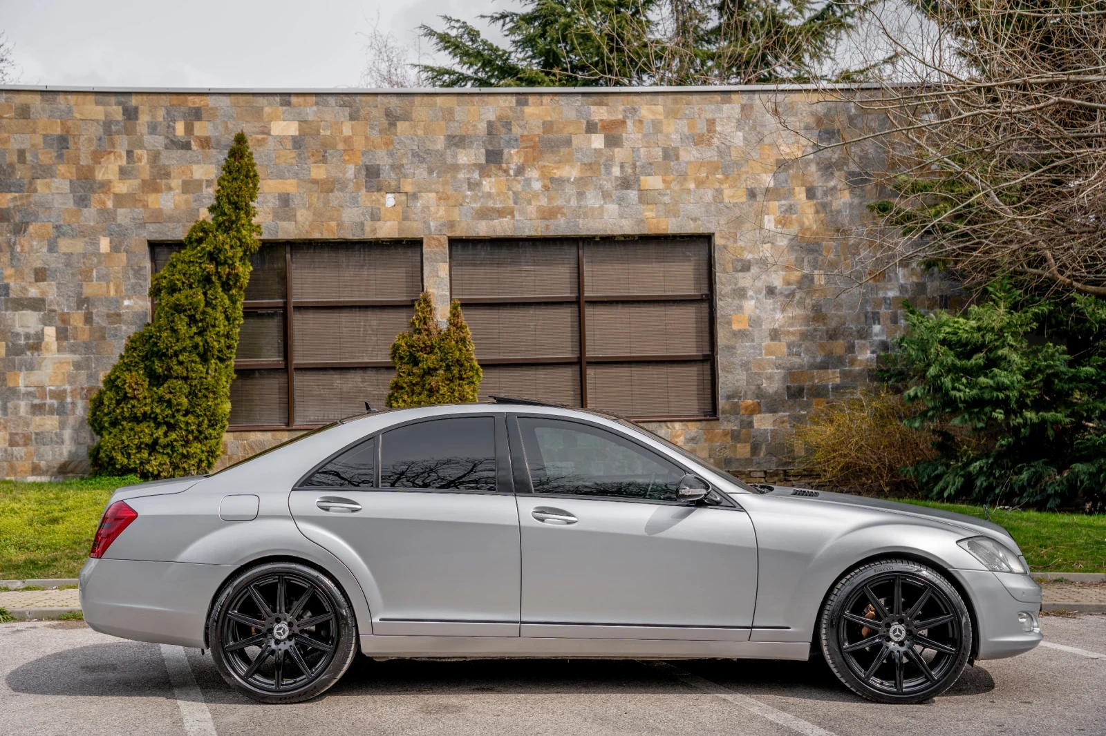 Mercedes-Benz S 320 CDI CARBON* HARMAN* AMBIEND* 21* ЛИЗИНГ* , снимка 2 - Автомобили и джипове - 53959143