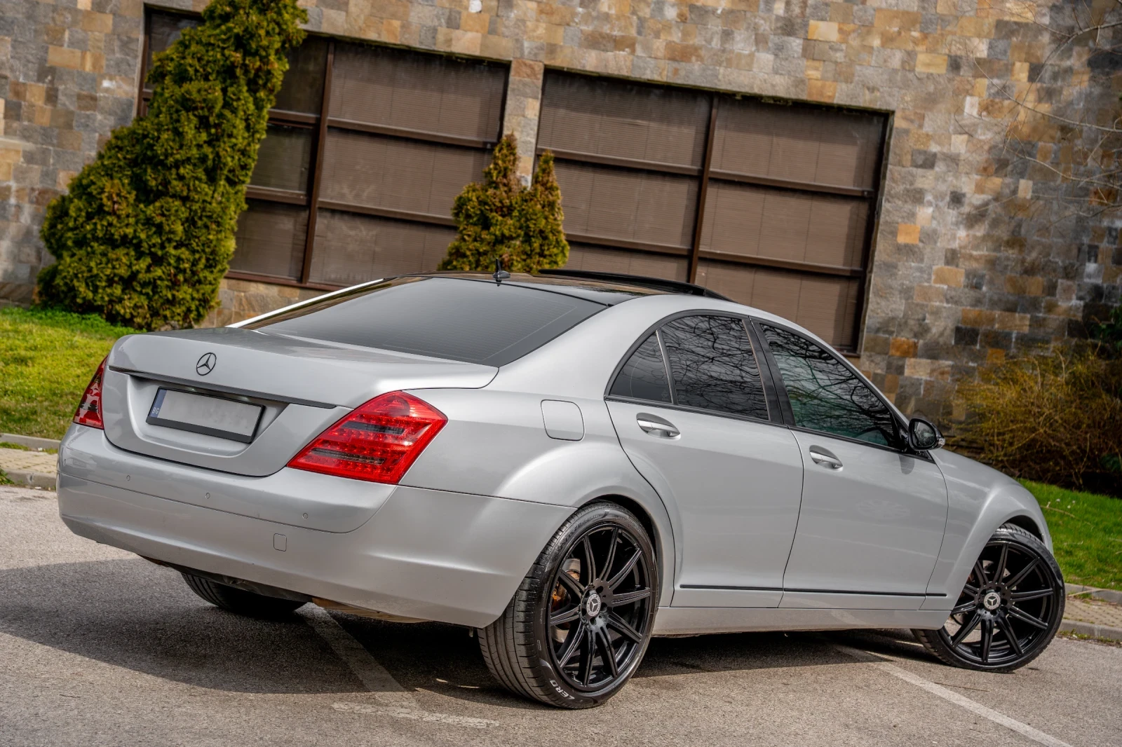 Mercedes-Benz S 320 CDI CARBON* HARMAN* AMBIEND* 21* ЛИЗИНГ* , снимка 3 - Автомобили и джипове - 53959143