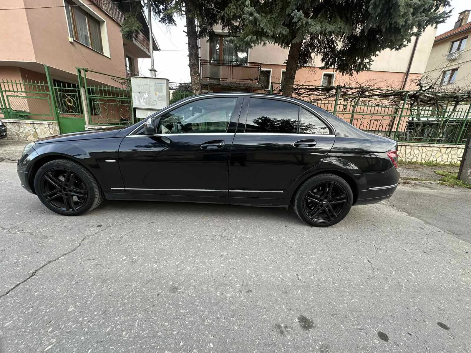 Mercedes-Benz C 320, снимка 3 - Автомобили и джипове - 54220691