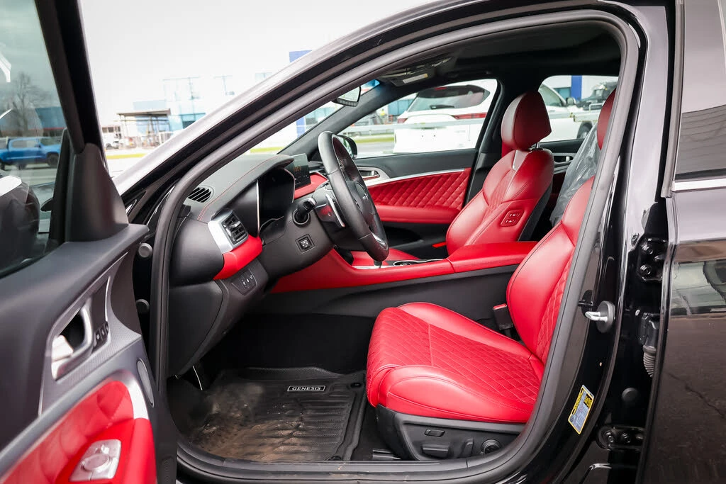 Genesis G70 3.3T Sport AWD, снимка 9 - Автомобили и джипове - 54598632