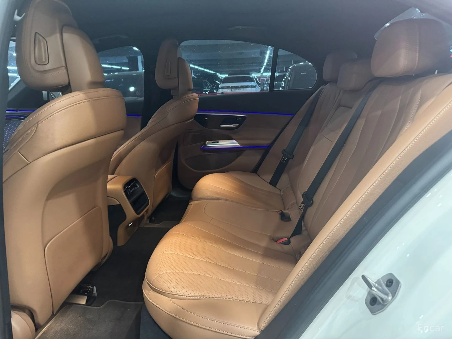 Mercedes-Benz E 220 4MATIC EXCLUSIVE* КОЖА* ОБДУХВ* НАВИ* ПАНО* 360, снимка 11 - Автомобили и джипове - 55466495