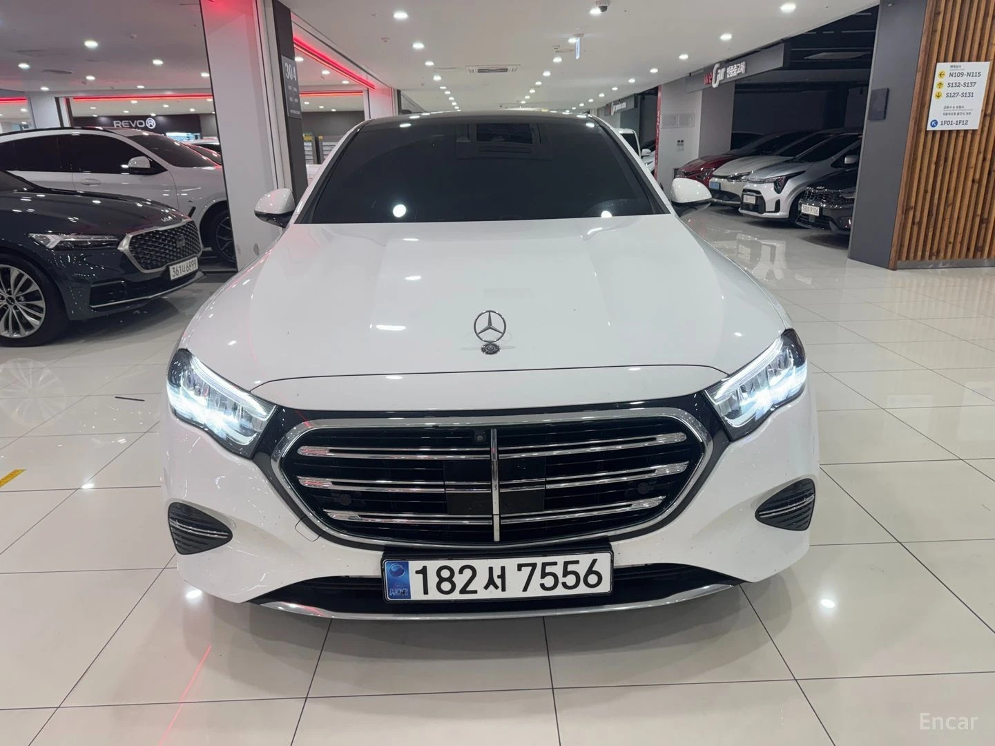 Mercedes-Benz E 220 4MATIC EXCLUSIVE* КОЖА* ОБДУХВ* НАВИ* ПАНО* 360, снимка 3 - Автомобили и джипове - 55466495