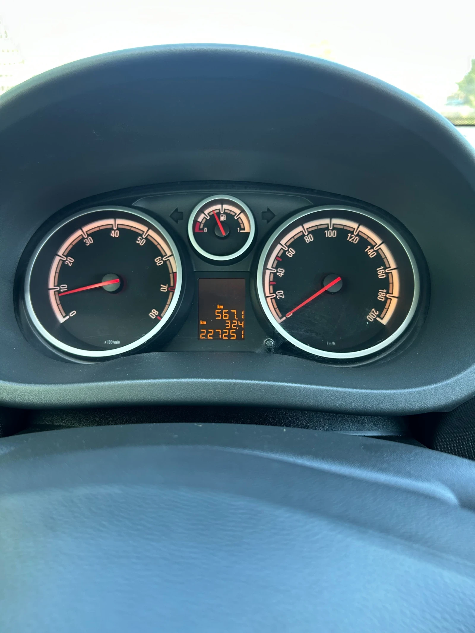 Opel Corsa 1.2 Газ, снимка 16 - Автомобили и джипове - 55610714