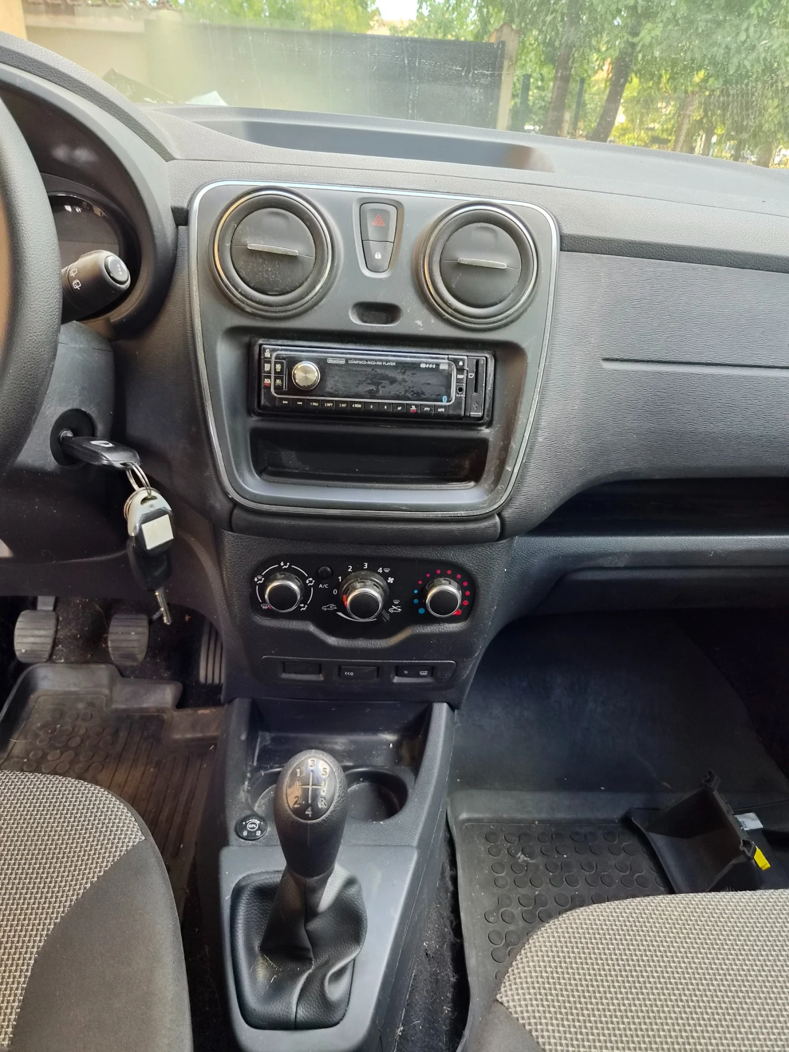 Dacia Lodgy, снимка 7 - Автомобили и джипове - 55836875