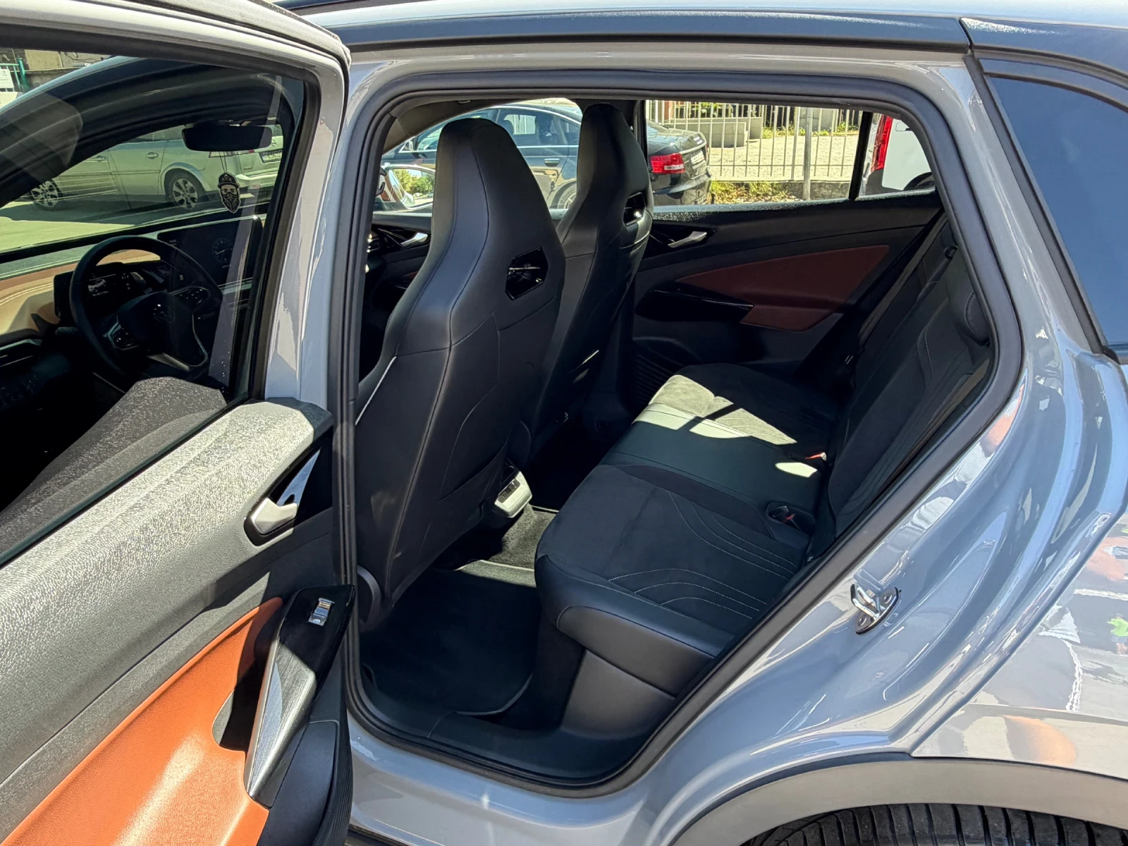 VW ID.4 360 Камери , head-up, термопомпа, снимка 10 - Автомобили и джипове - 56015938