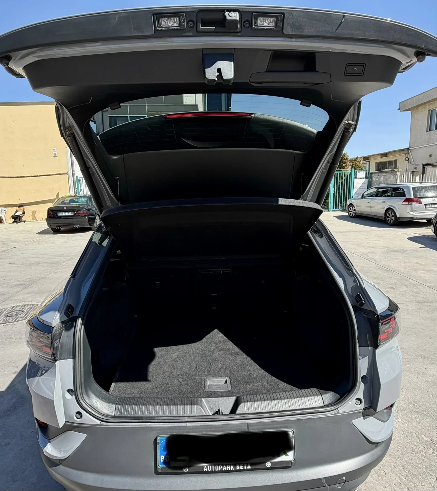 VW ID.4 360 Камери , head-up, термопомпа, снимка 12 - Автомобили и джипове - 56015938
