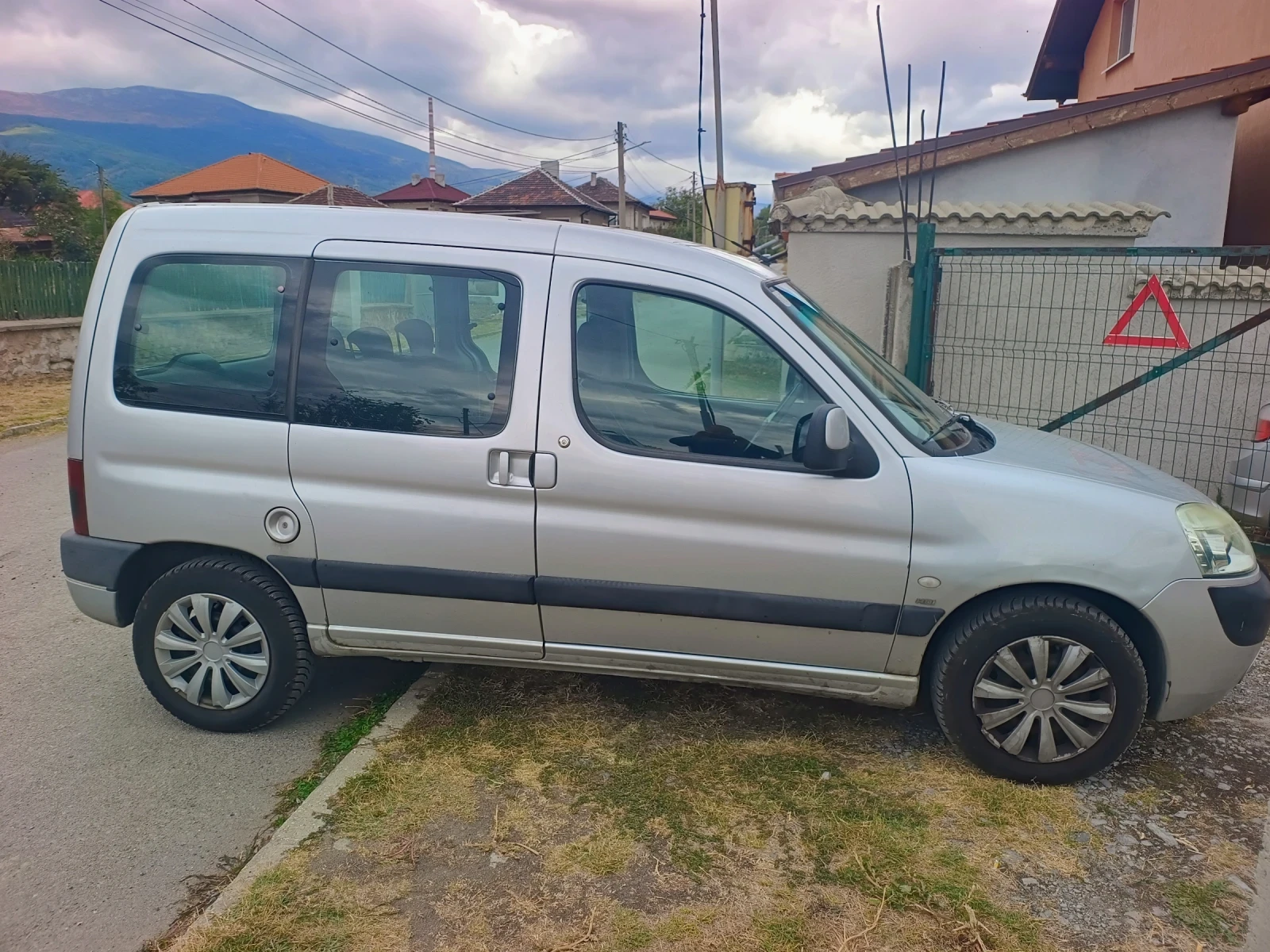 Peugeot Partner 2.0 HDI/90к.с./Multispace/Климатик , снимка 5 - Автомобили и джипове - 56282280