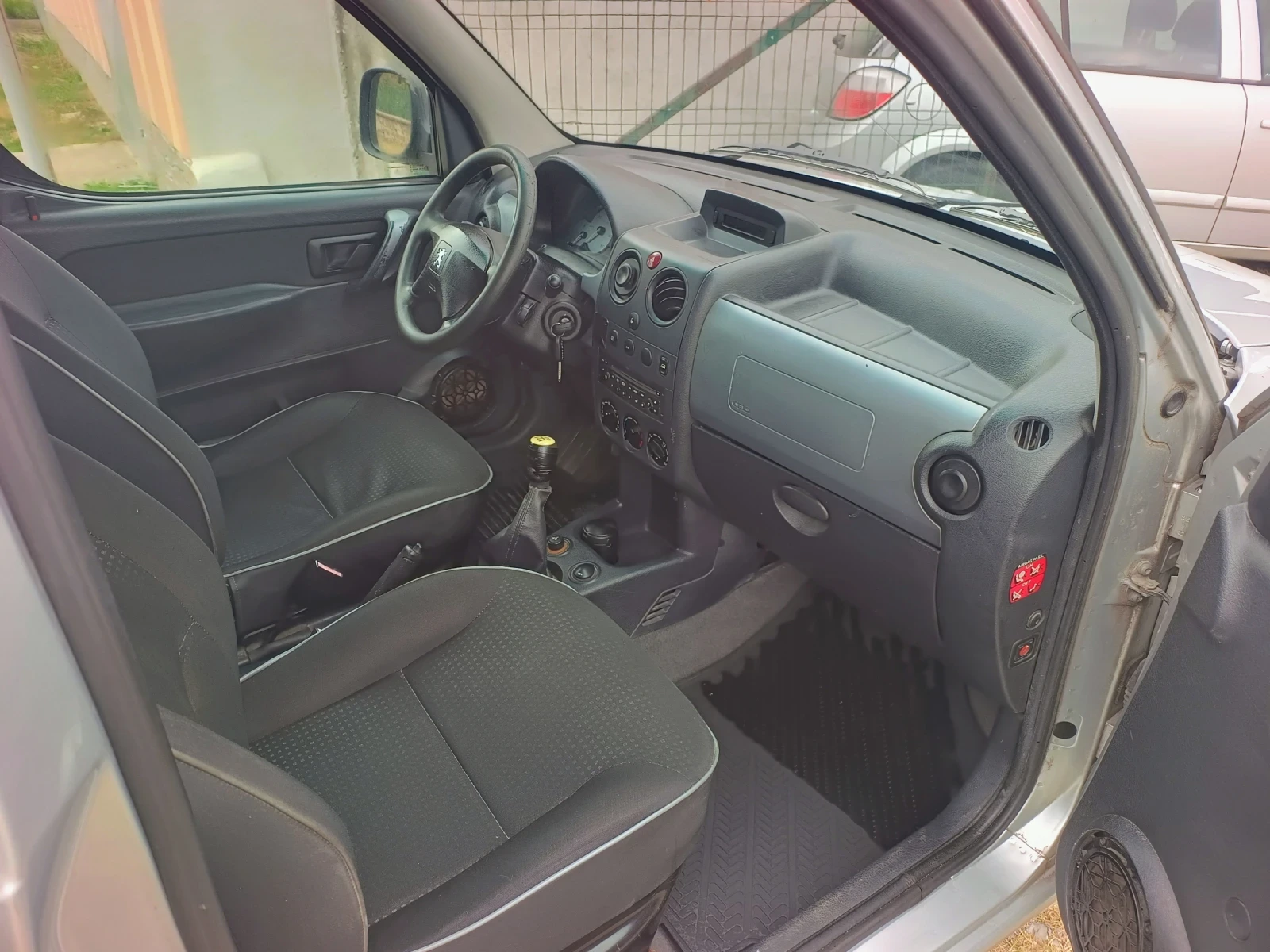 Peugeot Partner 2.0 HDI/90к.с./Multispace/Климатик , снимка 10 - Автомобили и джипове - 56282280