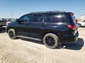 Toyota Sequoia SR5 AWD, снимка 2