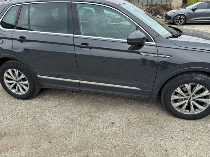 VW Tiguan 150кс, снимка 3 - Автомобили и джипове - 52047889