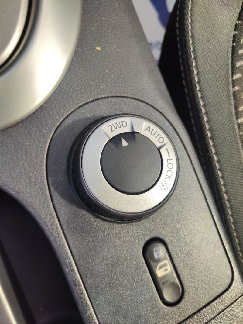 Nissan Qashqai 2.0 DTI 4#4 AUTOMATIC , снимка 14 - Автомобили и джипове - 51686810