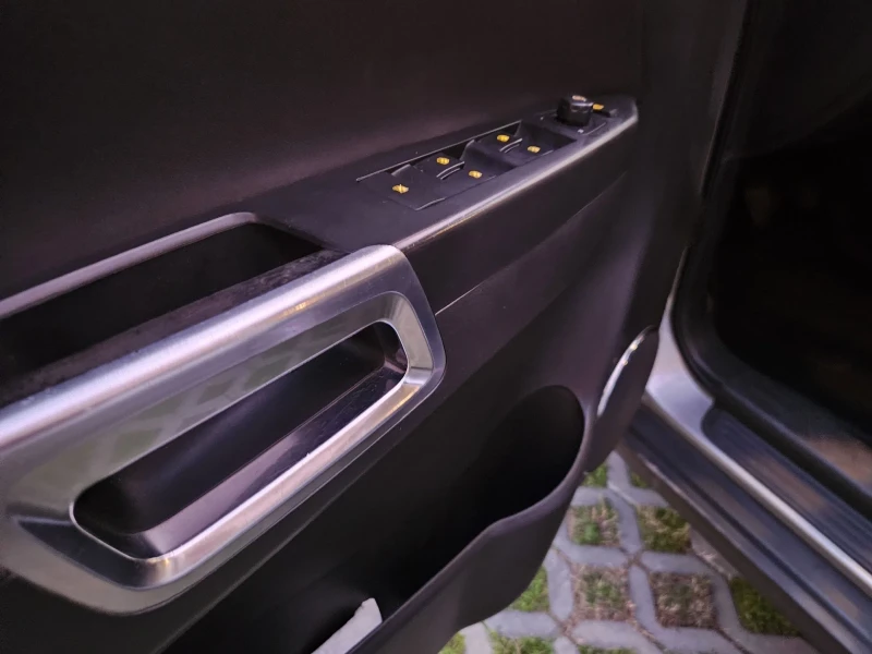 Opel Antara 2.0i Внос Германия , снимка 15 - Автомобили и джипове - 53065679