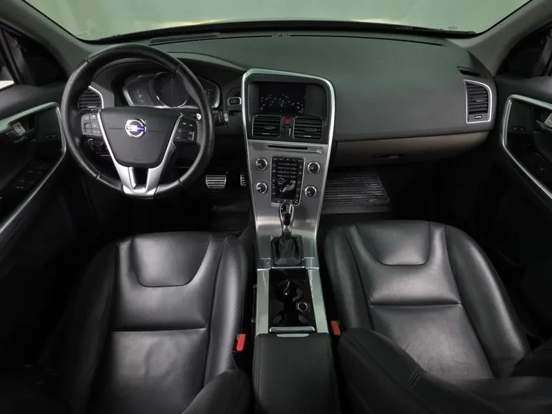 Volvo XC60 D4 - САМО 30% АВАНС, снимка 7 - Автомобили и джипове - 55927659