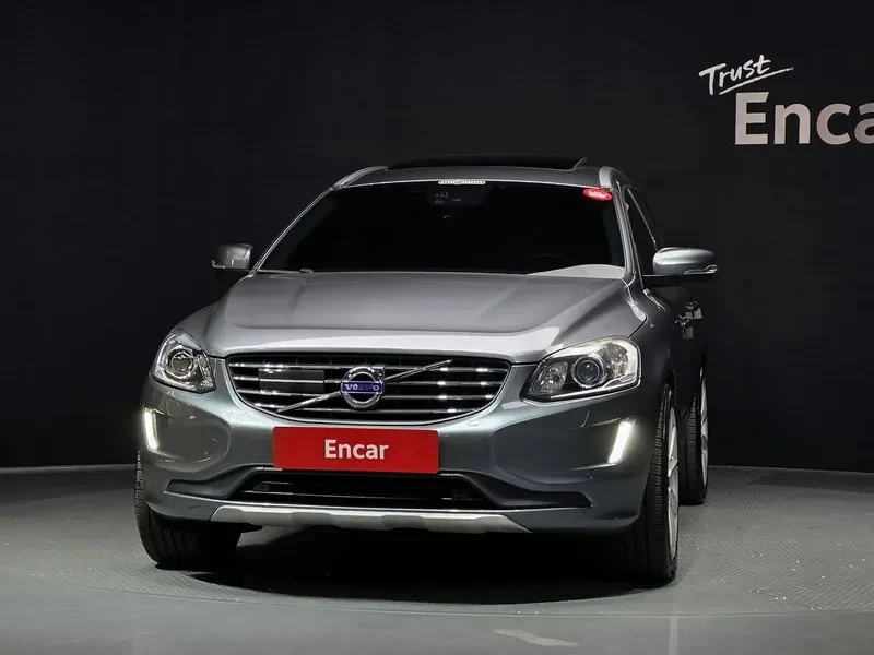 Volvo XC60 D4 - САМО 30% АВАНС, снимка 3 - Автомобили и джипове - 55927659