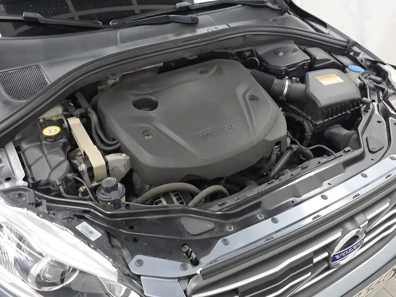 Volvo XC60 D4 - САМО 30% АВАНС, снимка 6 - Автомобили и джипове - 55927659