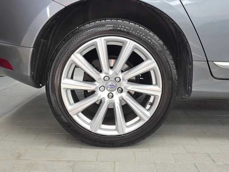 Volvo XC60 D4 - САМО 30% АВАНС, снимка 5 - Автомобили и джипове - 55927659