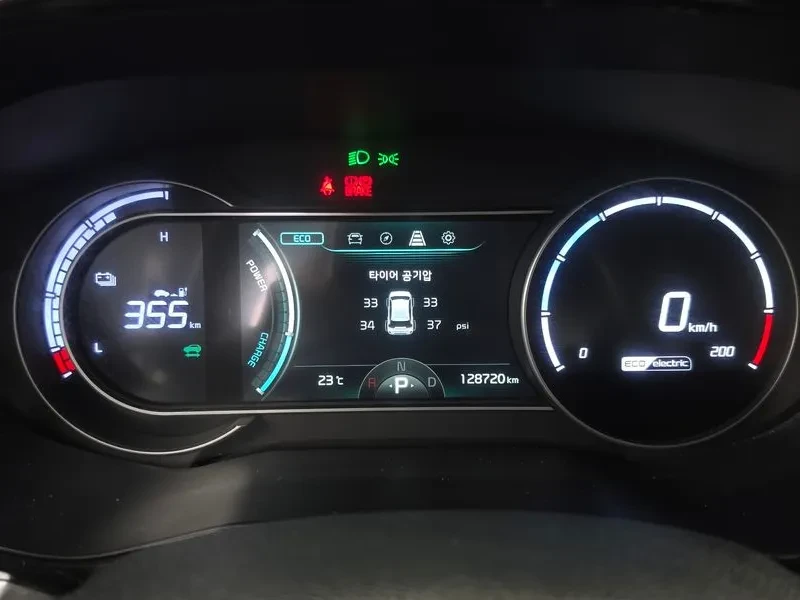 Kia Niro Plus Air, снимка 8 - Автомобили и джипове - 56128300