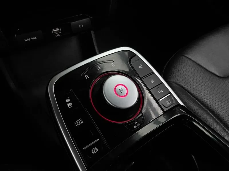 Kia Niro Plus Air, снимка 9 - Автомобили и джипове - 56128300
