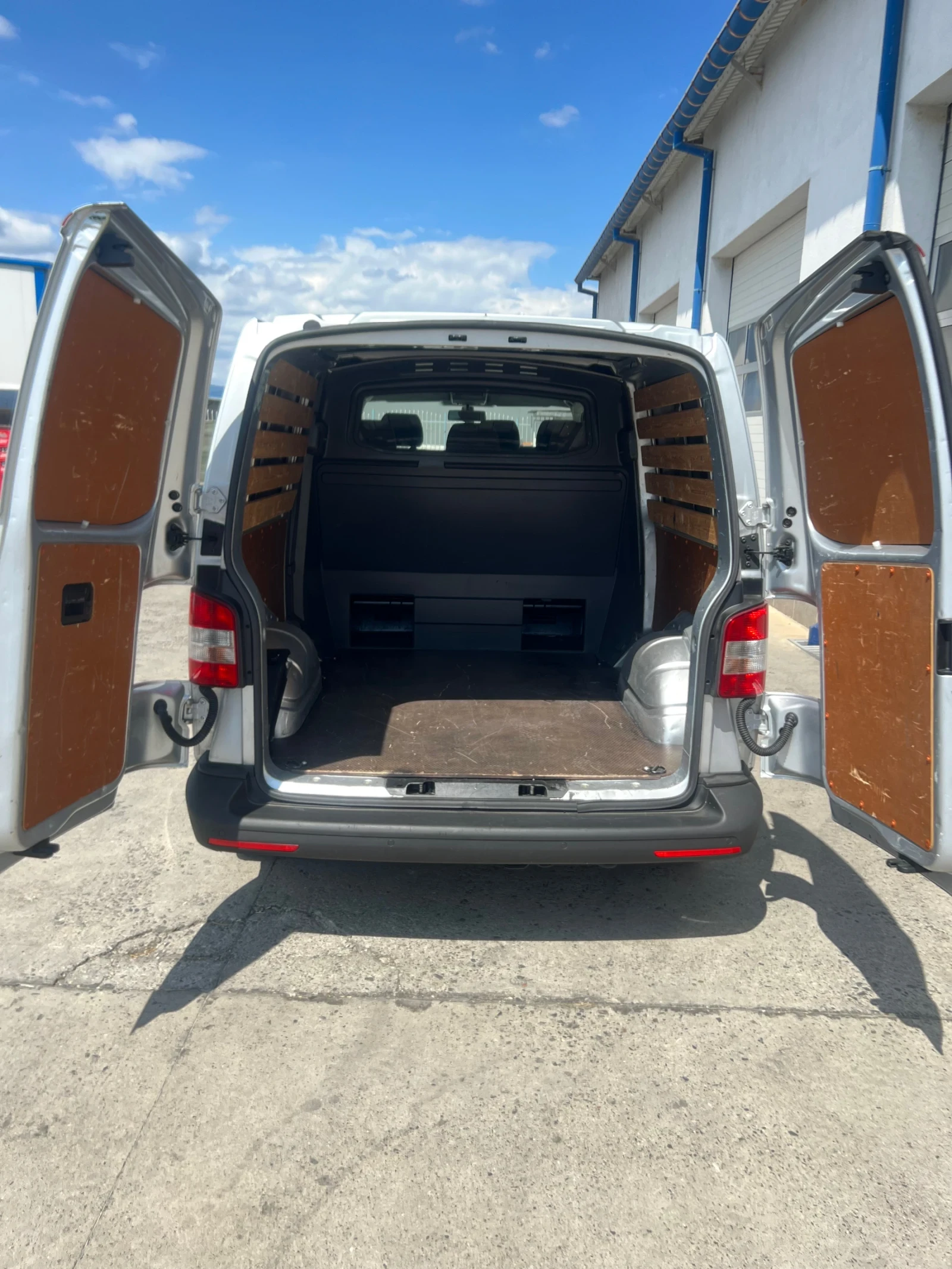 VW Transporter LONG /Товаропътнически / 6-места / Климатроник - изображение 7