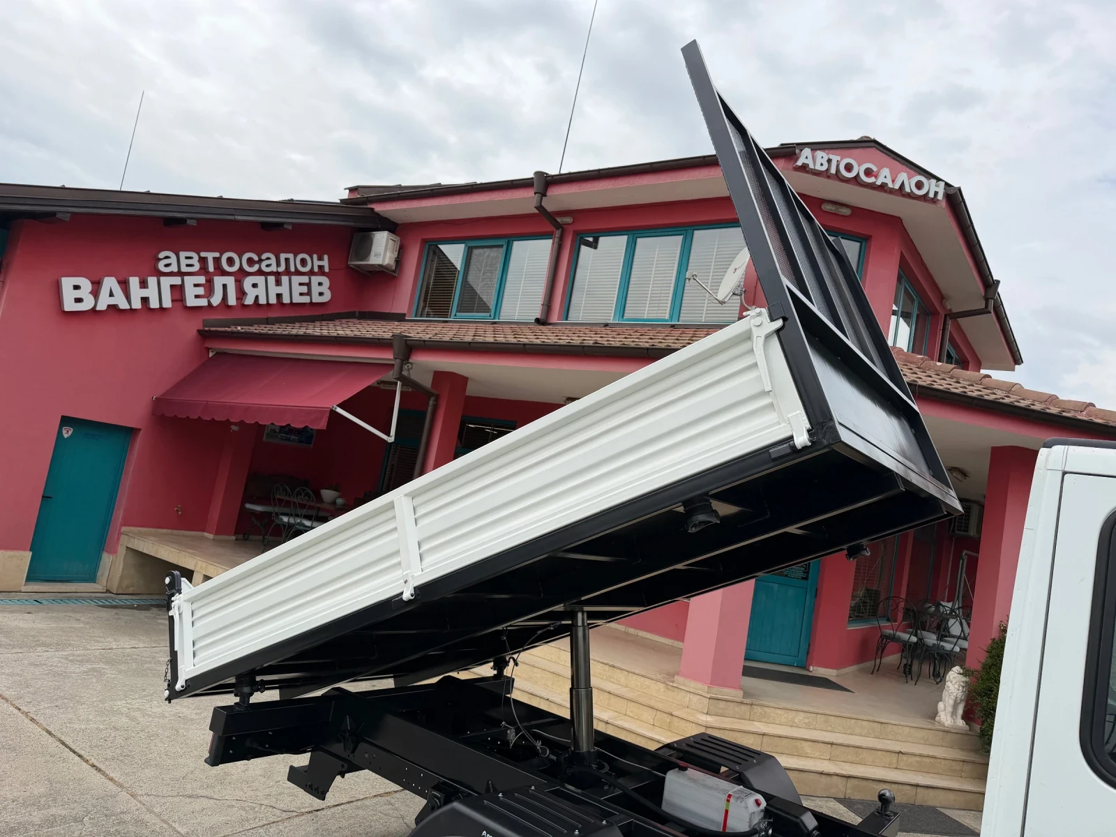 Iveco Daily 3.0HPI* 35C15* Тристранен самосвал* 3.20 метра кош, снимка 11 - Бусове и автобуси - 54216479