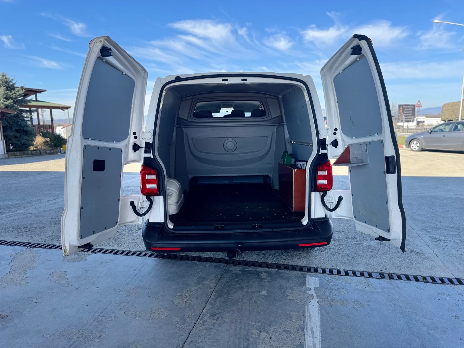 VW Transporter 2.0TDI MAXI Товаропътнически, снимка 5 - Бусове и автобуси - 54332681