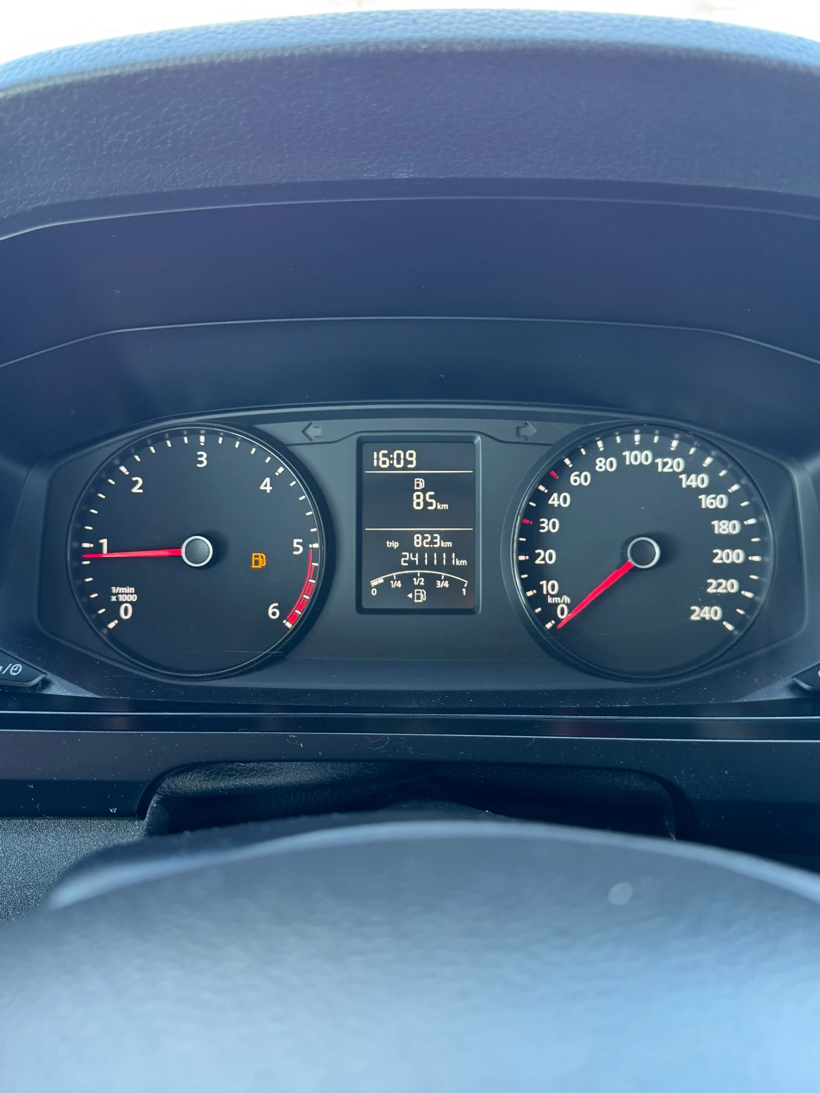 VW Transporter 2.0TDI MAXI Товаропътнически, снимка 14 - Бусове и автобуси - 54332681