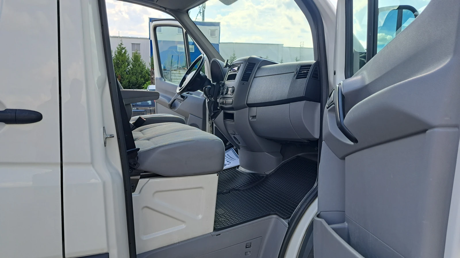 VW Crafter 155000км!!!ПАДАЩ БОРД/КЛИМАТРОНИК/АВТОПИЛОТ/БЛУТУТ, снимка 9 - Бусове и автобуси - 54825935