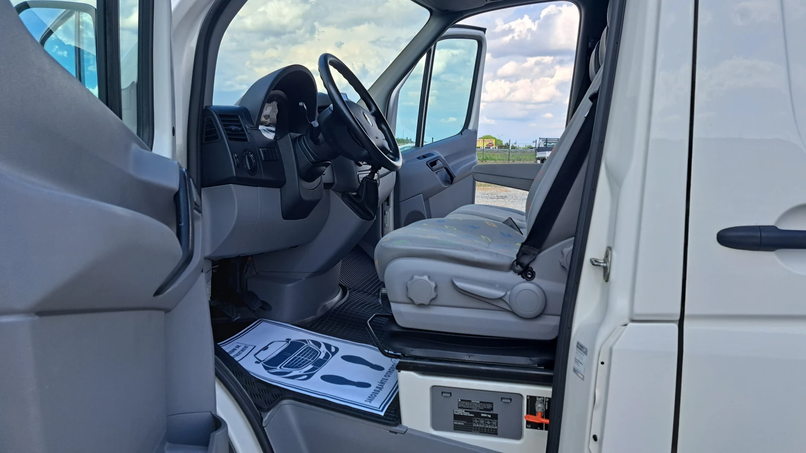 VW Crafter 155000км!!!ПАДАЩ БОРД/КЛИМАТРОНИК/АВТОПИЛОТ/БЛУТУТ, снимка 8 - Бусове и автобуси - 54825935