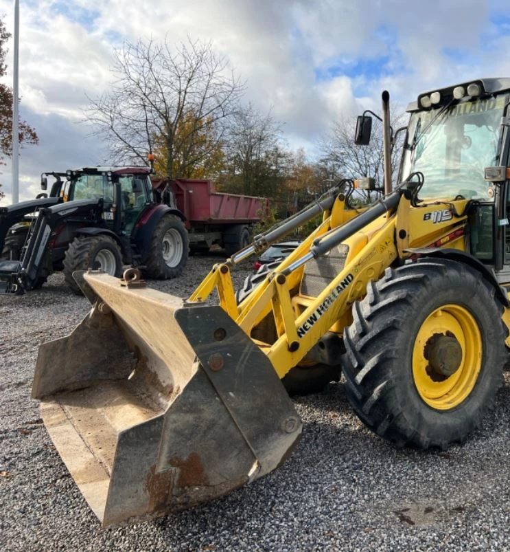 Багер New Holland B115-4PS , снимка 10 - Индустриална техника - 55933056