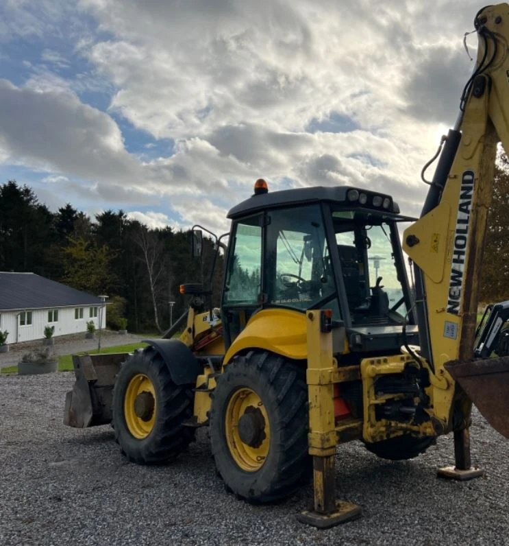 Багер New Holland B115-4PS , снимка 9 - Индустриална техника - 55933056