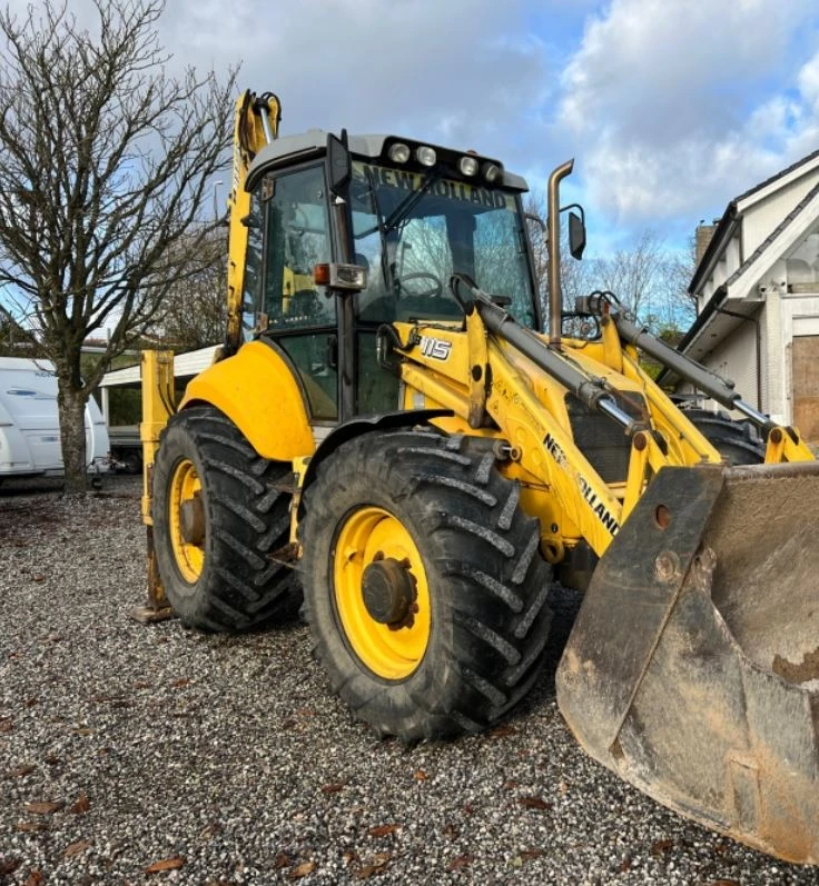 Багер New Holland B115-4PS , снимка 4 - Индустриална техника - 55933056