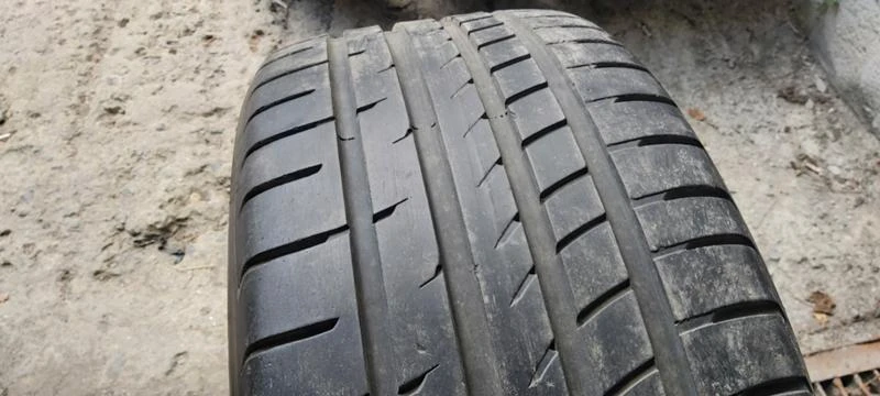 Гуми Летни 245/40R20, снимка 1 - Гуми и джанти - 33849762