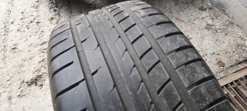 Гуми Летни 245/40R20, снимка 2 - Гуми и джанти - 33849762