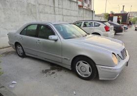 Mercedes-Benz E 220 2.2, снимка 4