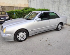 Mercedes-Benz E 220 2.2, снимка 3