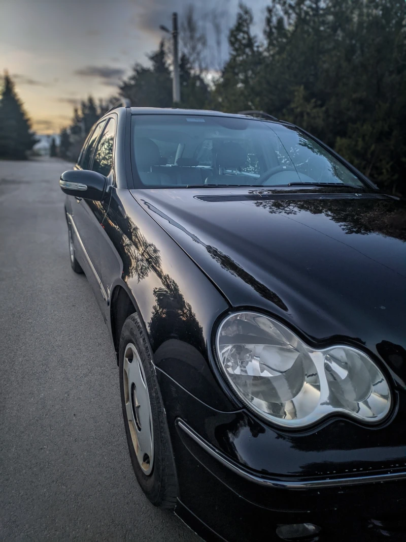 Mercedes-Benz C 220 Avantgarde FaceLift T-Model, снимка 2 - Автомобили и джипове - 46235307